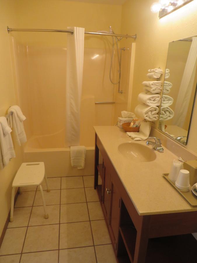 Honeysuckle Motel