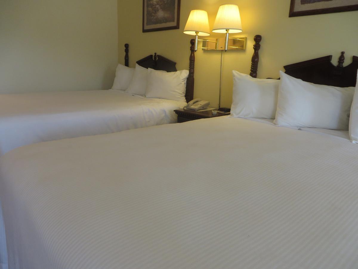 Motel Honeysuckle